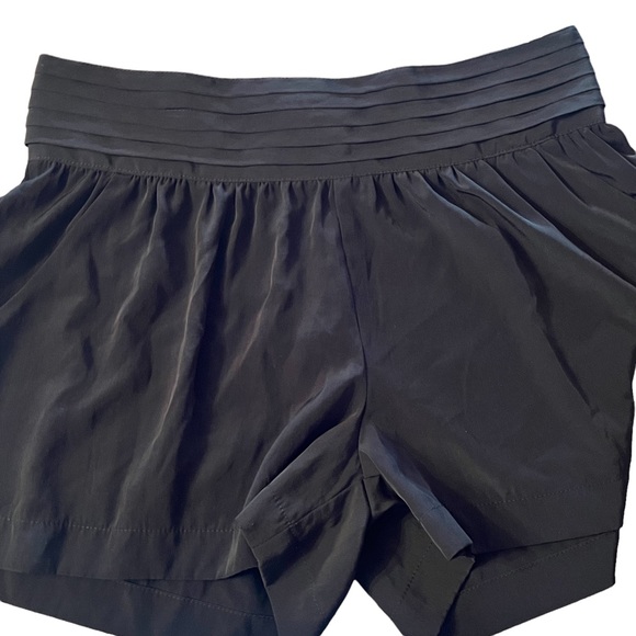 NWOT Greylin Dressy Black Shorts w/ Pleated Waist w/ Pockets Zip Closure Sz XS - Picture 3 of 7